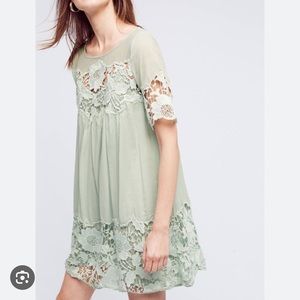 HOLDING HORSES - ANTHROPOLOGIE - Magnolia Lace Dress with Slip Mint
